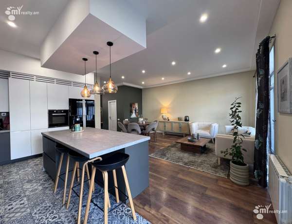 arandznatun-vacharq-Yerevan-Avan