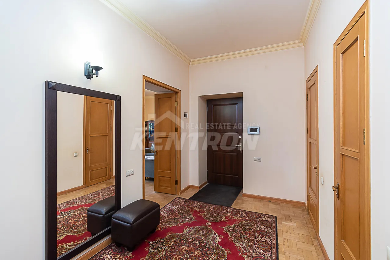 4 bedroom apartment for sale Mashtots Ave, Center Yerevan, 161677