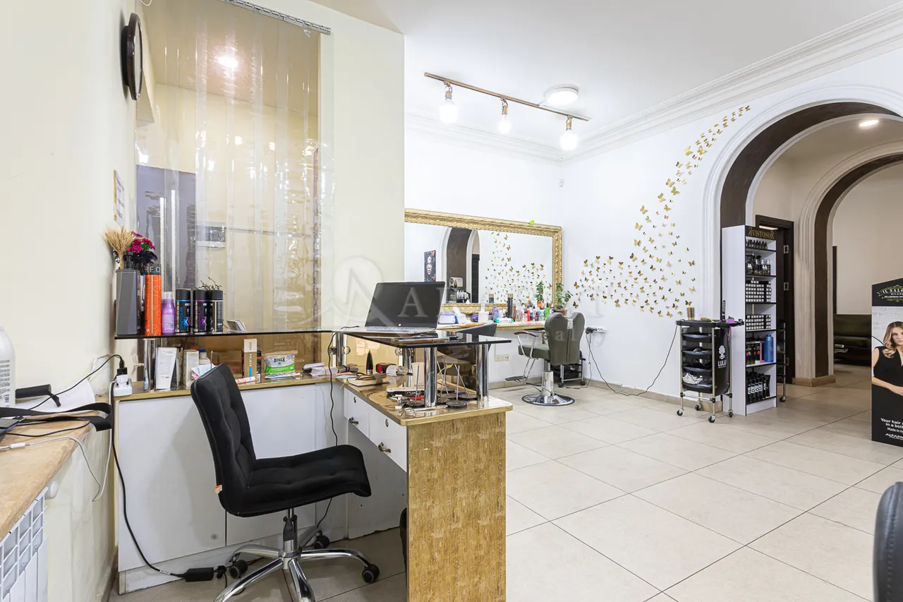 Commercial property for sale Mashtots Ave, Center Yerevan, 157989