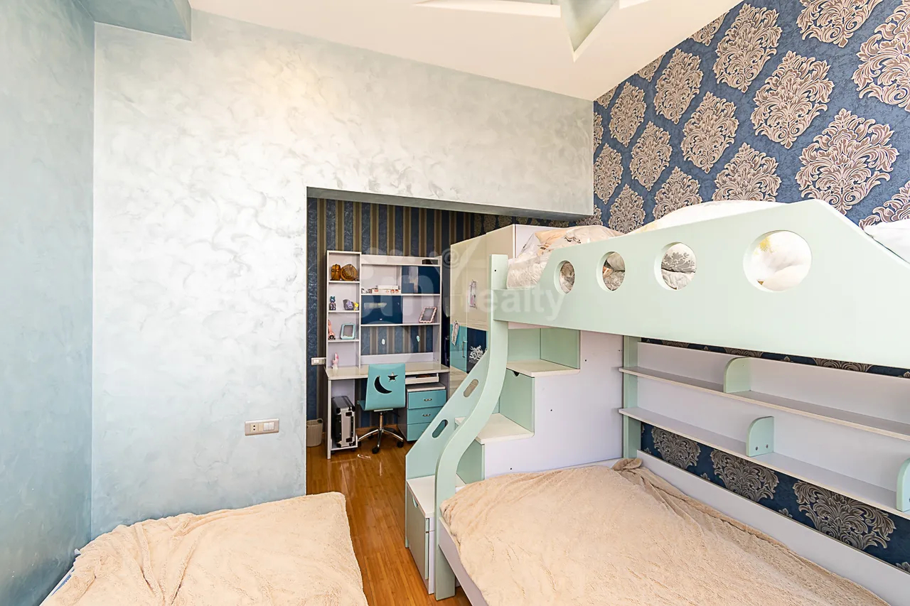 4 bedroom apartment for rent Keri St, Arabkir Yerevan, 161713