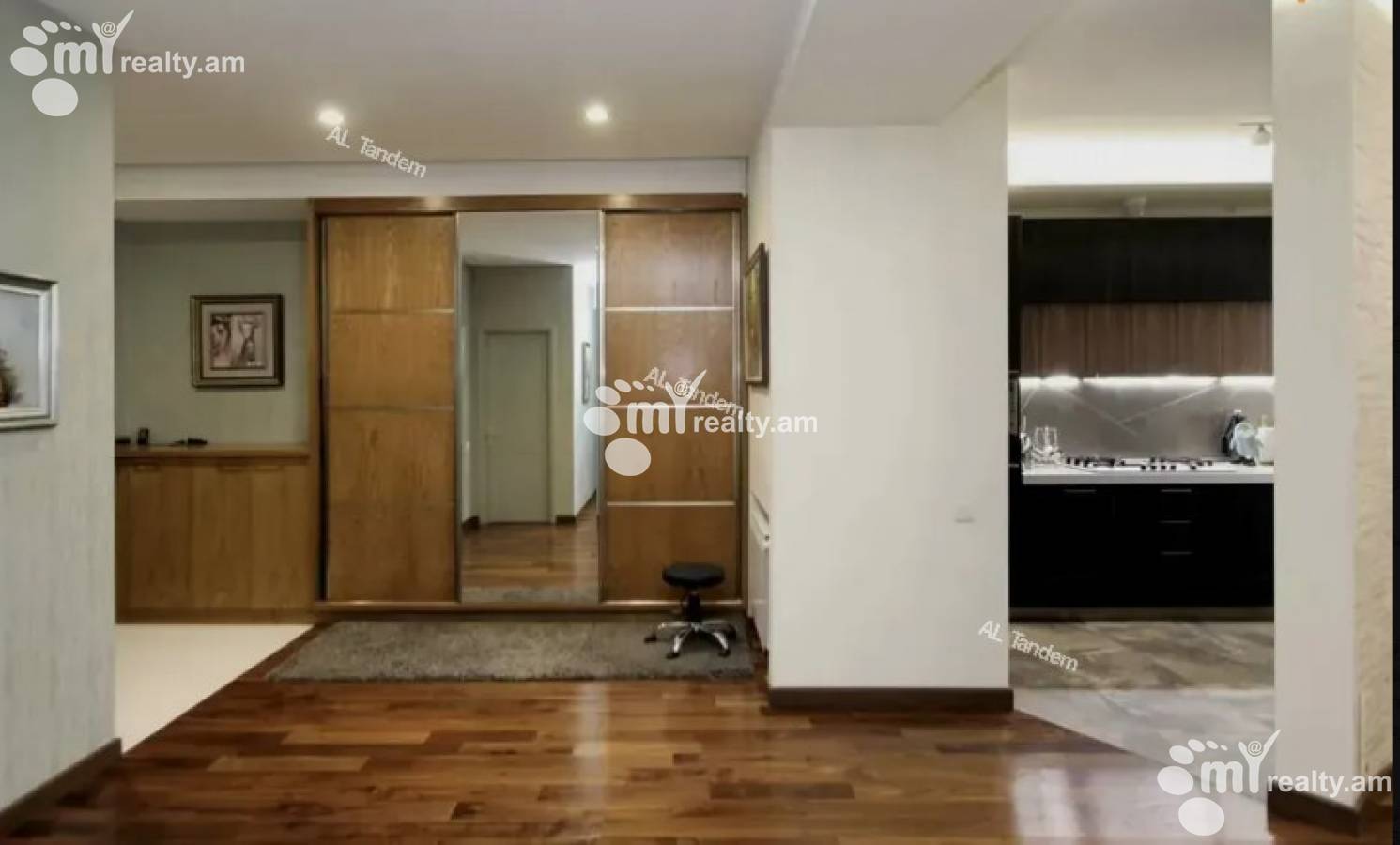 Купить 4 комнатную квартиру Н. Зарян стр, Арабкир Ереван, 127095