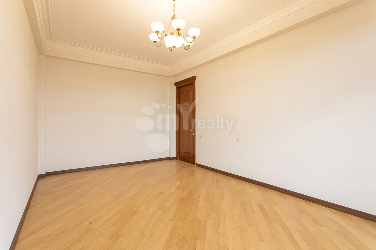 4 սենյականոց բնակարան  Վարդանանց փող, Կենտրոն Երևան, 157558