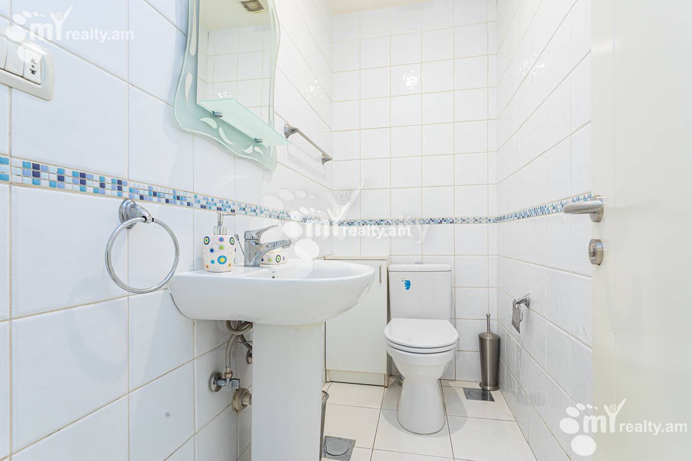 3 bedroom apartment for rent Antarayin St, Center Yerevan, 157000