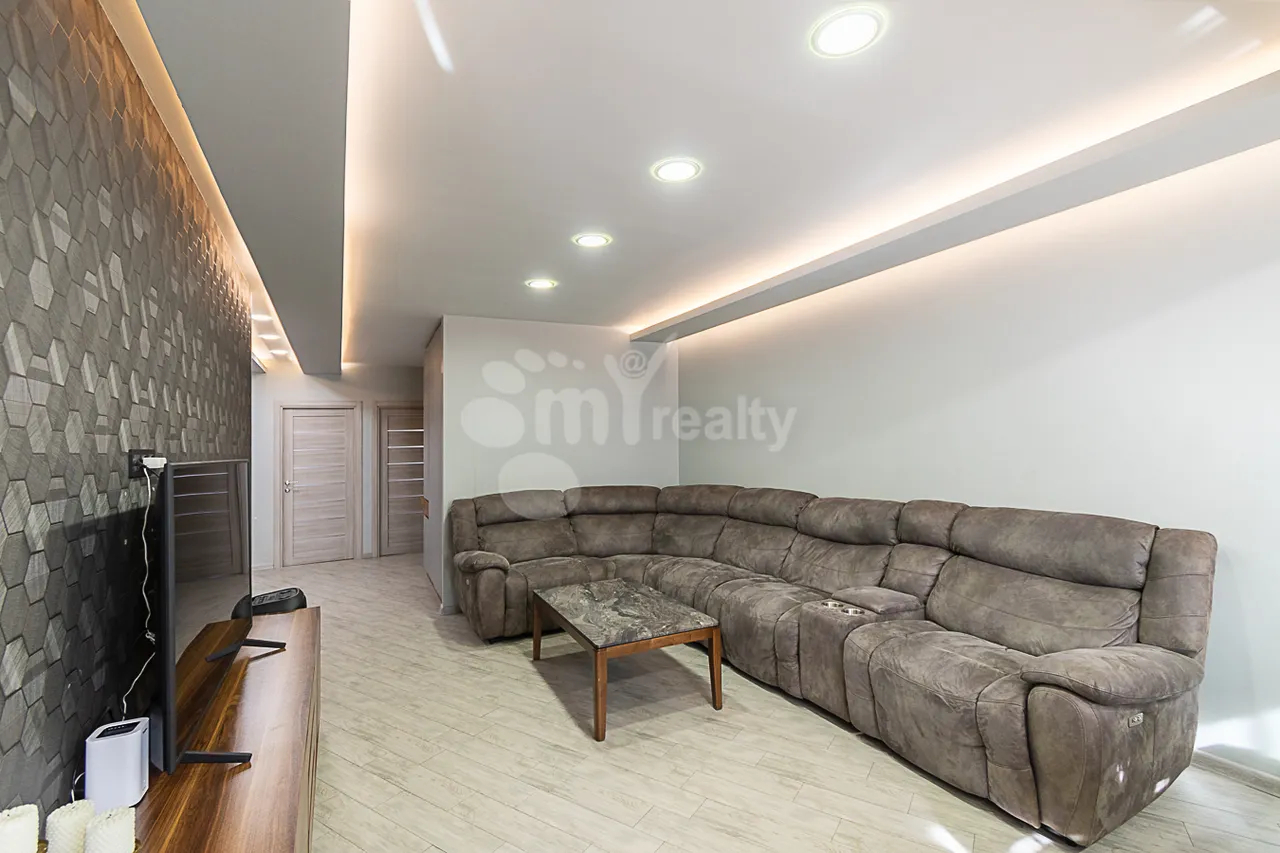 4 bedroom apartment for sale Paronyan St, Center Yerevan, 161626