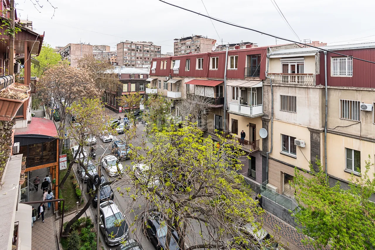 2 սենյականոց բնակարան  Պուշկինի փող, Կենտրոն Երևան, 160239