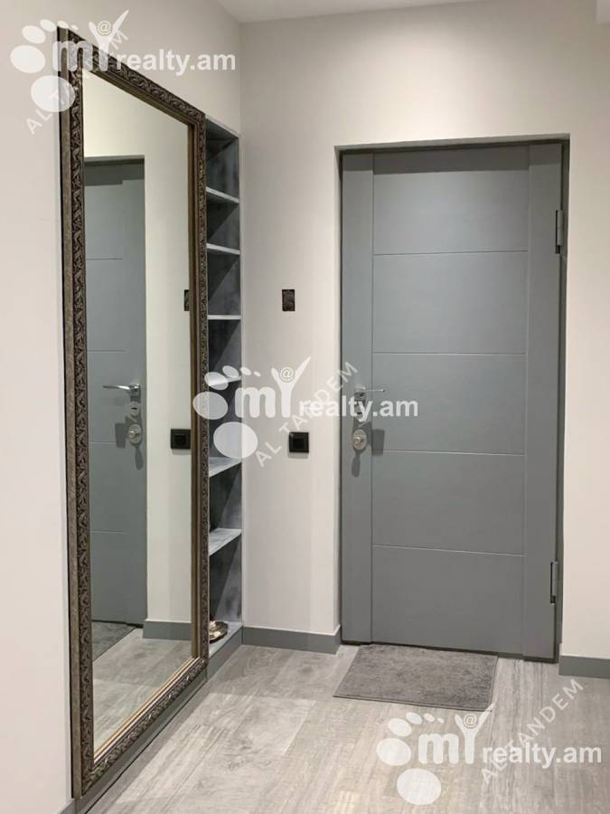 3 bedroom apartment for sale Amiryan St, Center Yerevan, 161202