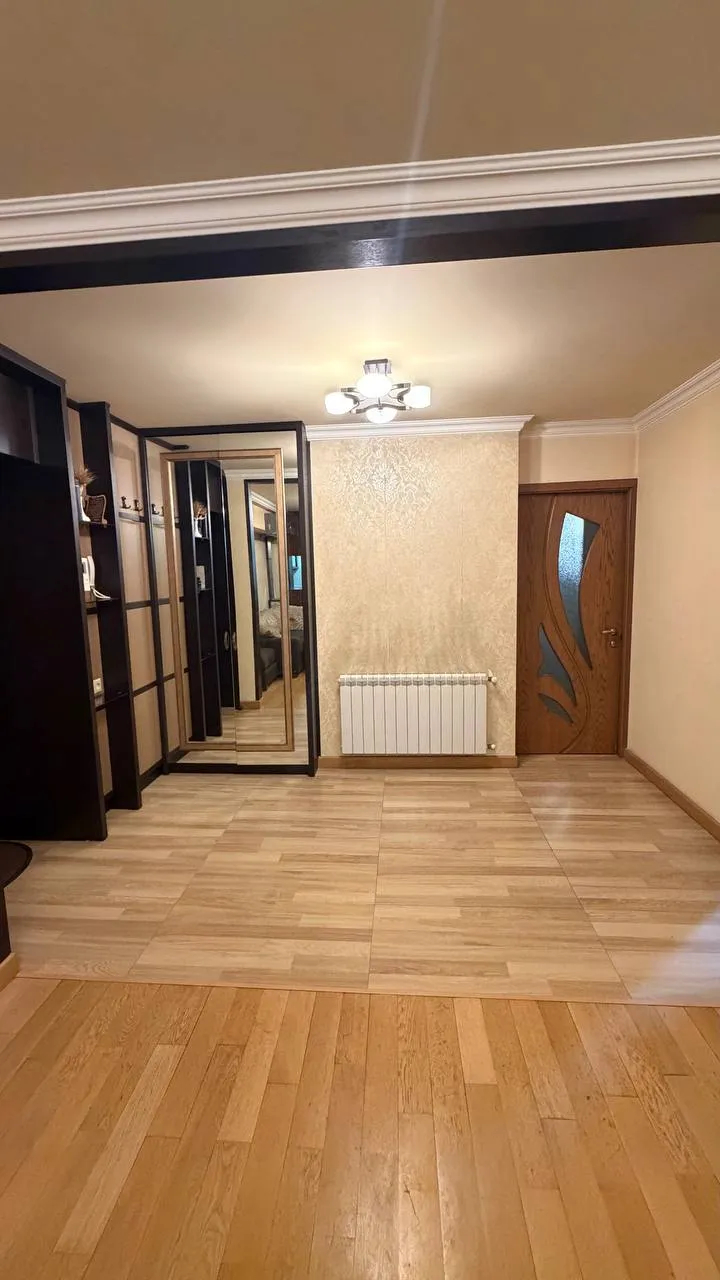 3 bedroom apartment for sale خیابان اِ. کوچار, مرکز شهر ایروان, 161131