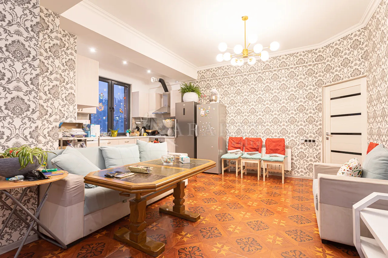 4 bedroom apartment for sale Arghutyan St, Arabkir Yerevan, 158199