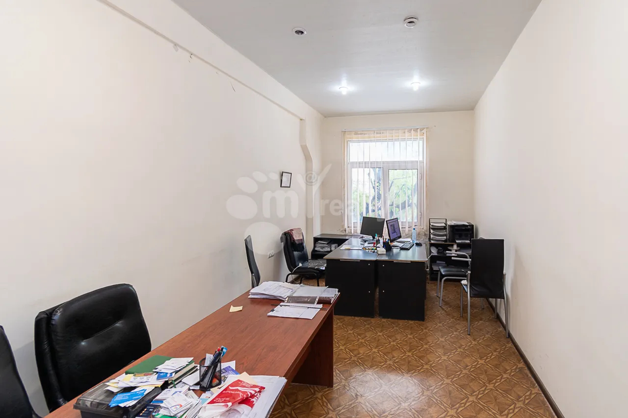 Commercial property for sale Fuchik St, Ajapnyak Yerevan, 160372