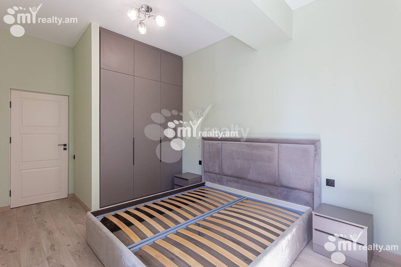 Купить 2 комнатную квартиру Антараин ул, Центр Ереван, 153904