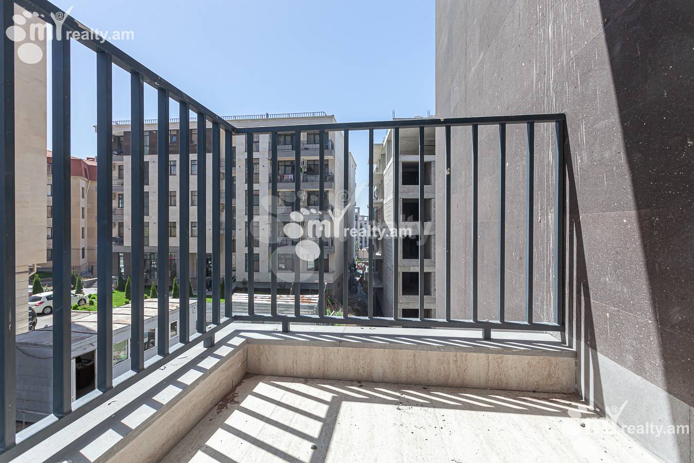 Купить 2 комнатную квартиру Антараин ул, Центр Ереван, 153904