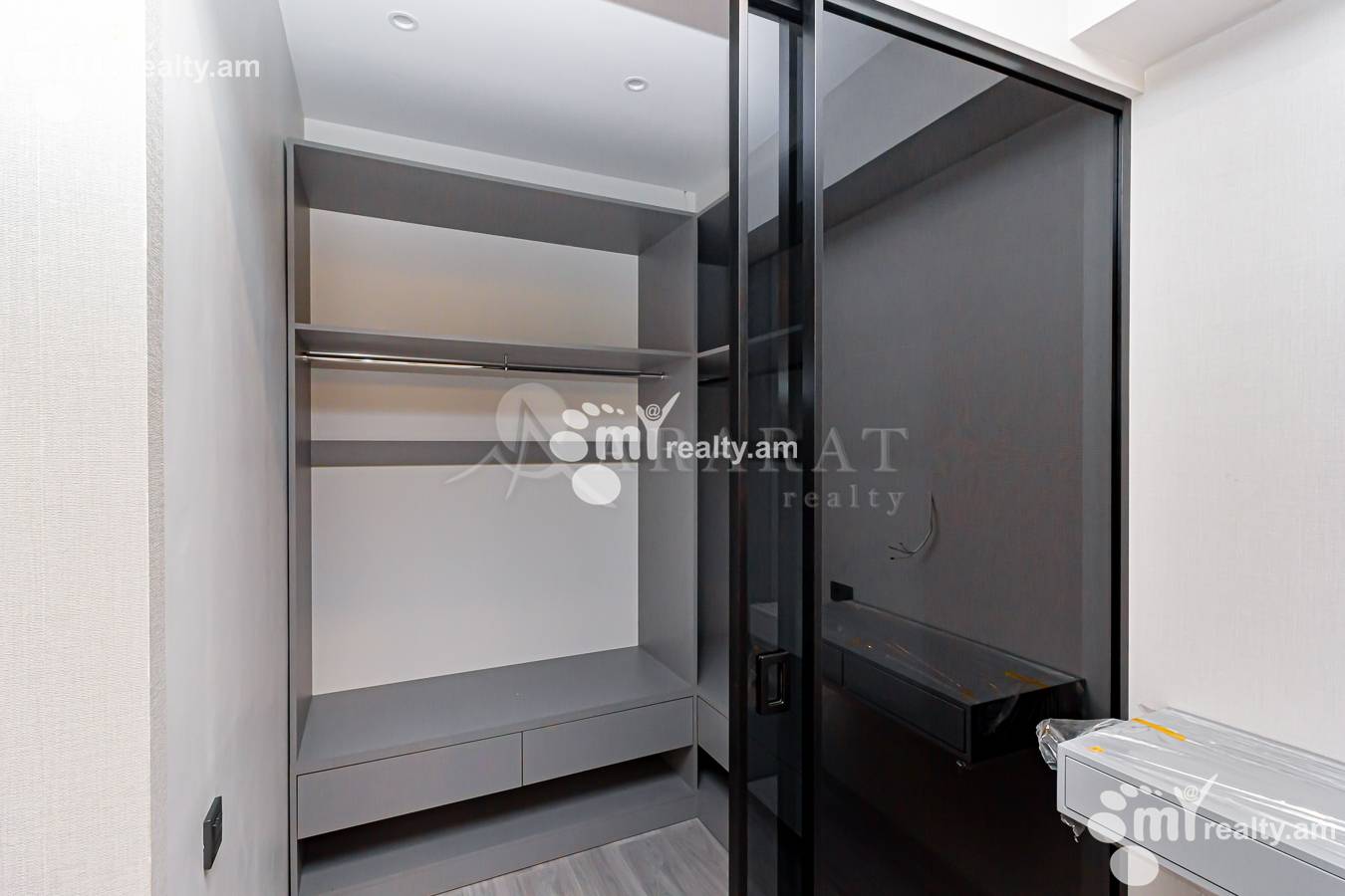 2 սենյականոց բնակարան  Պարոնյան փող, Կենտրոն Երևան, 152366