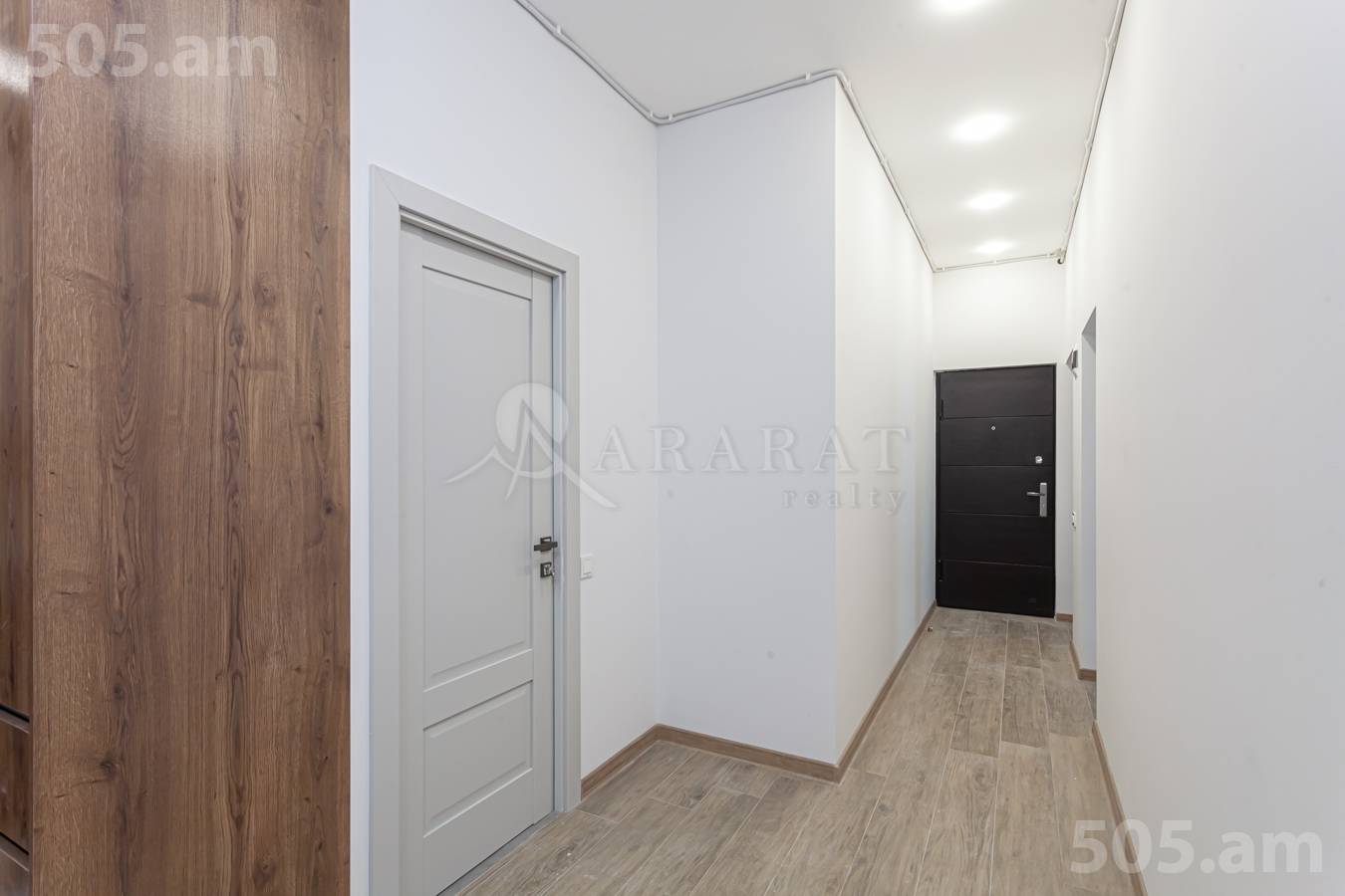 3 սենյականոց բնակարան  Նալբանդյան փող, Կենտրոն Երևան, 150610