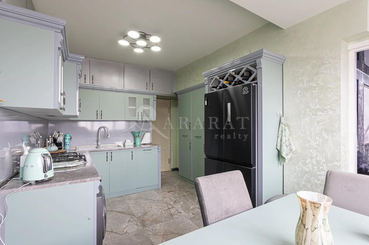 3 bedroom apartment for sale خیابان اِ. کوچار, مرکز شهر ایروان, 159486