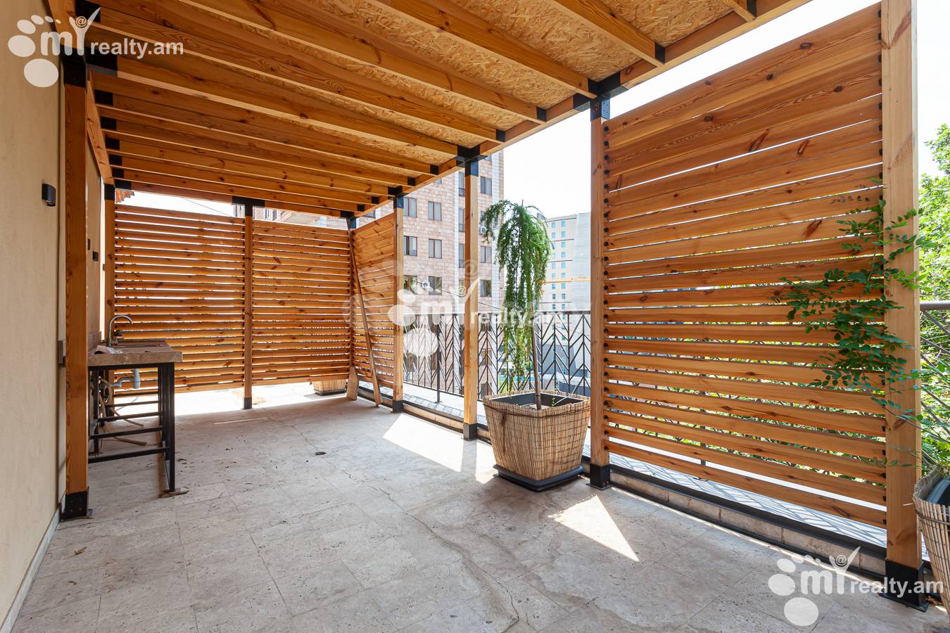 3 bedroom apartment for rent M.Khorenatsi St, Center Yerevan, 156451