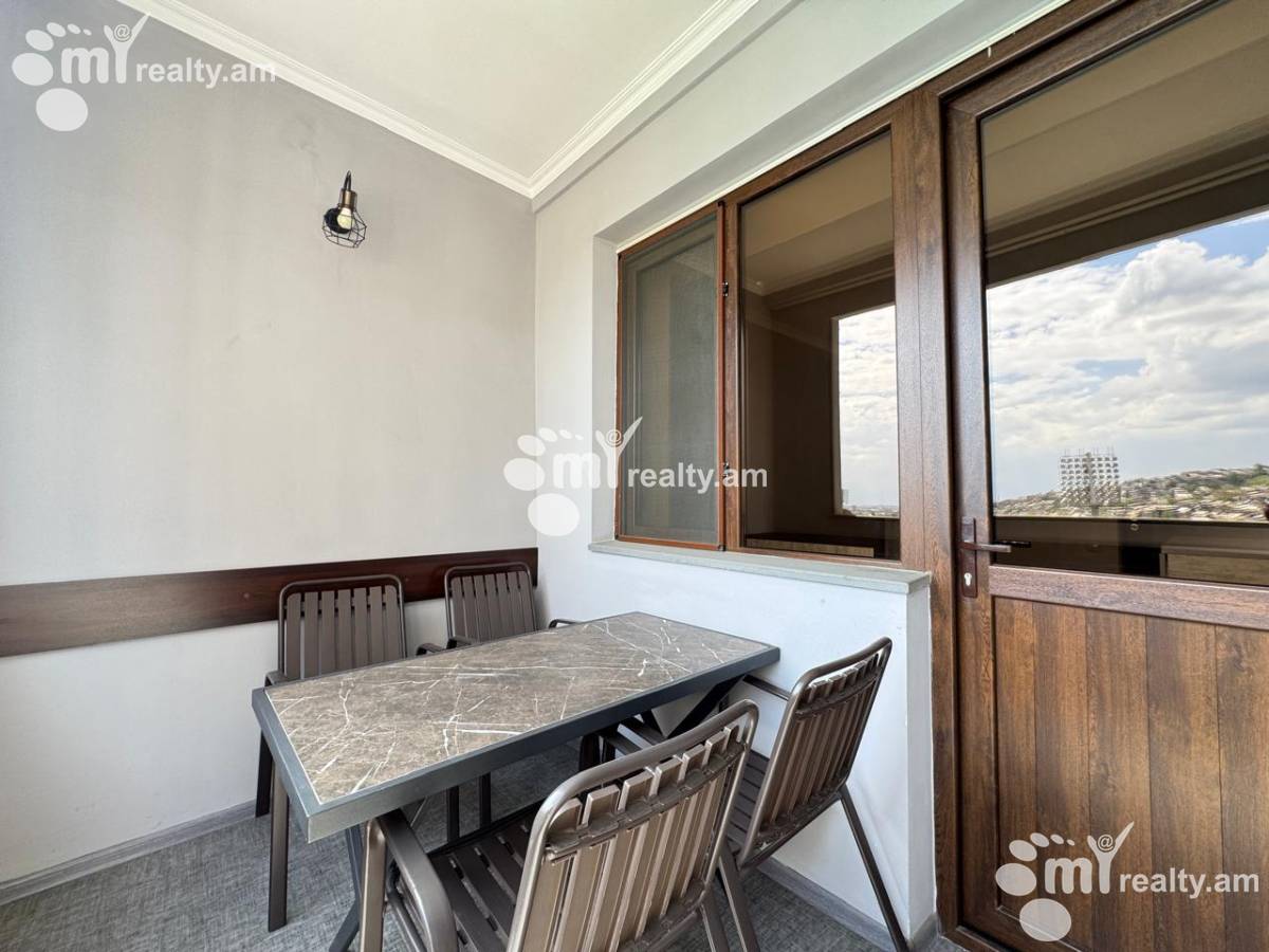 4 bedroom apartment for sale Charents St, Center Yerevan, 160427