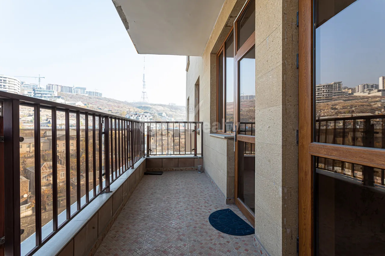 3 սենյականոց բնակարան վարձով Սայաթ-Նովայի պող, Կենտրոն Երևան, 158875