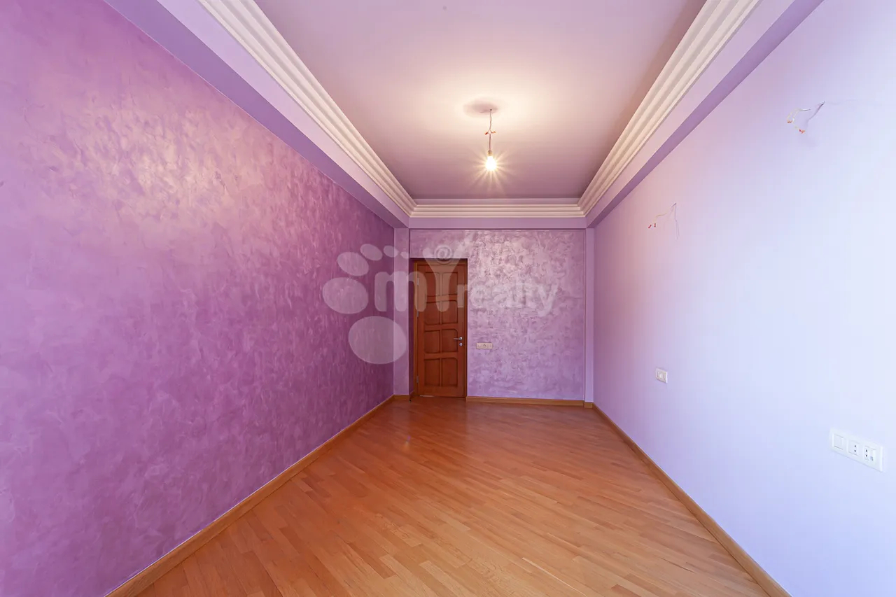 4 bedroom apartment for sale Teryan St, Center Yerevan, 160262