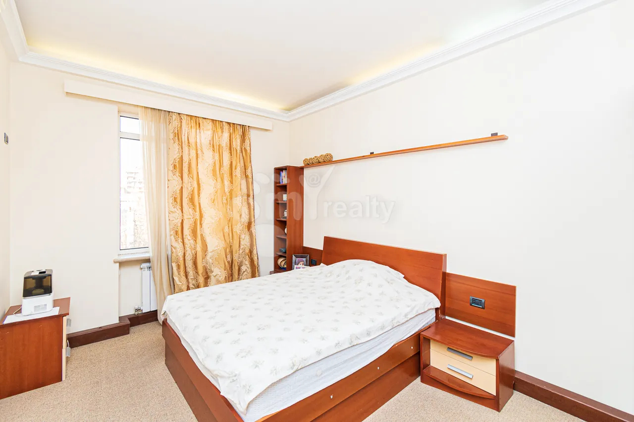 5 bedroom apartment for rent A.Manukyan St, Center Yerevan, 161632