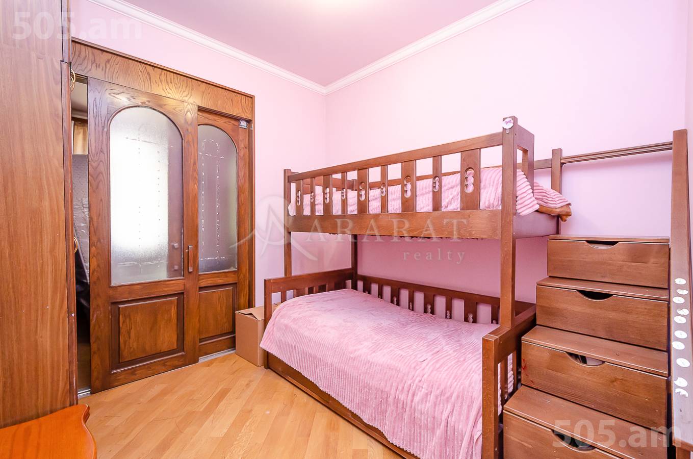 3 bedroom apartment for sale Saryan St, Center Yerevan, 152693