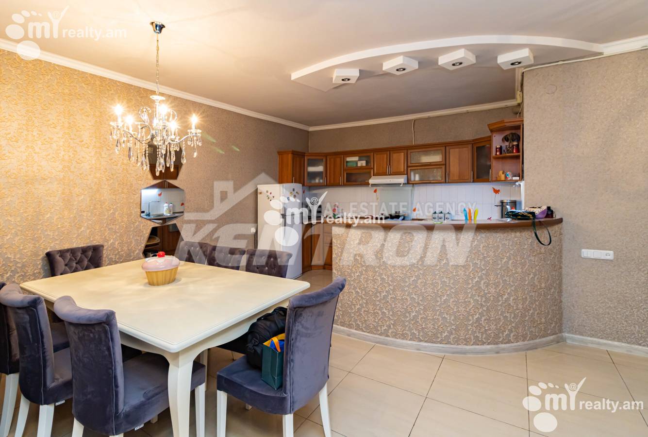 4 bedroom apartment for sale Mashtots Ave, Center Yerevan, 134208