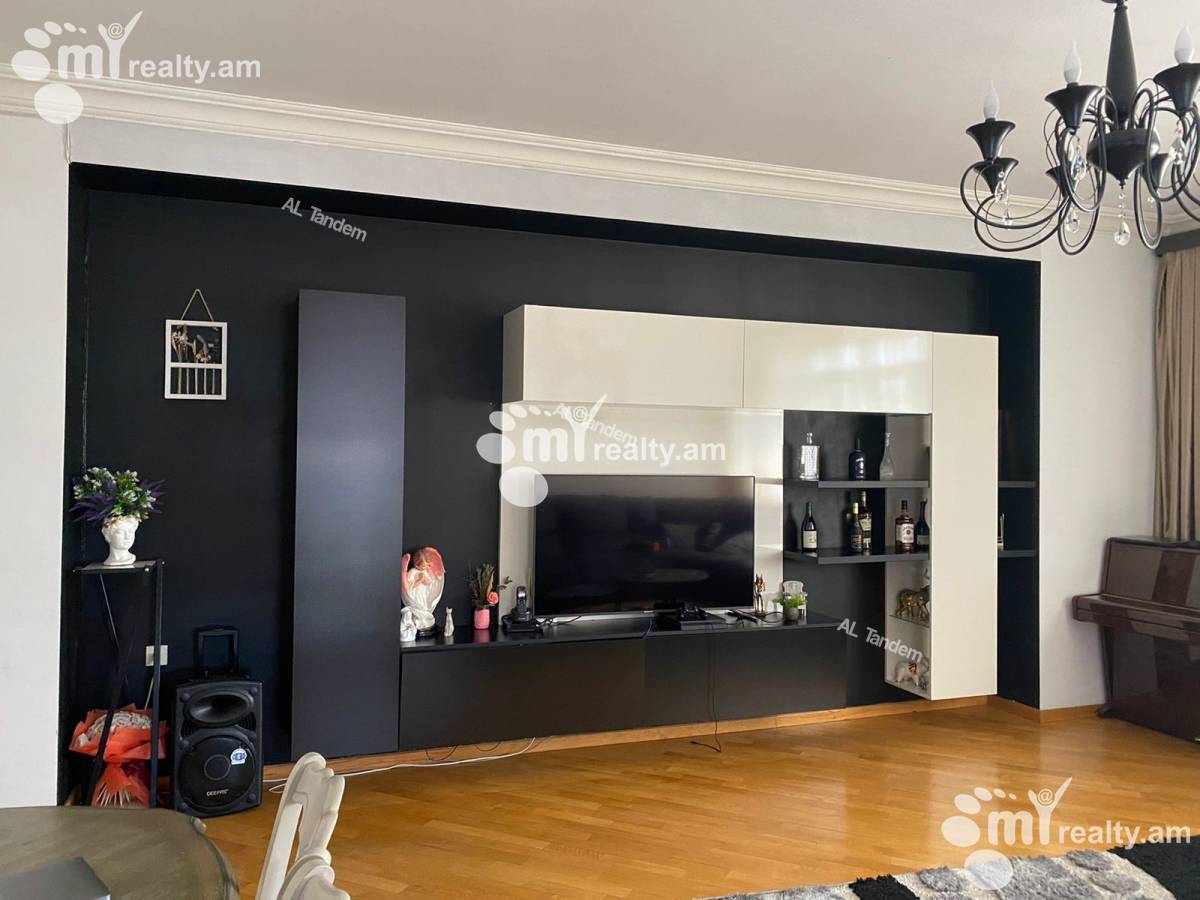 4 bedroom apartment for sale خیابان واهر. پاپازیان, عربگیر ایروان, 124834