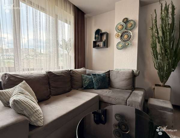 3-senyakanoc-bnakaran-vacharq-Yerevan-Nork-Marash