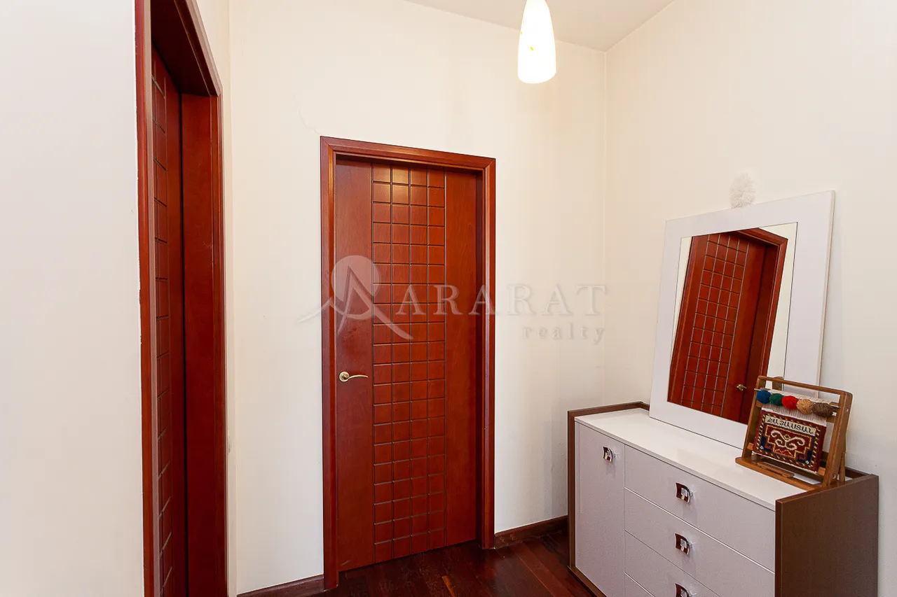 3 bedroom apartment for rent Tamanyan St, Center Yerevan, 158976