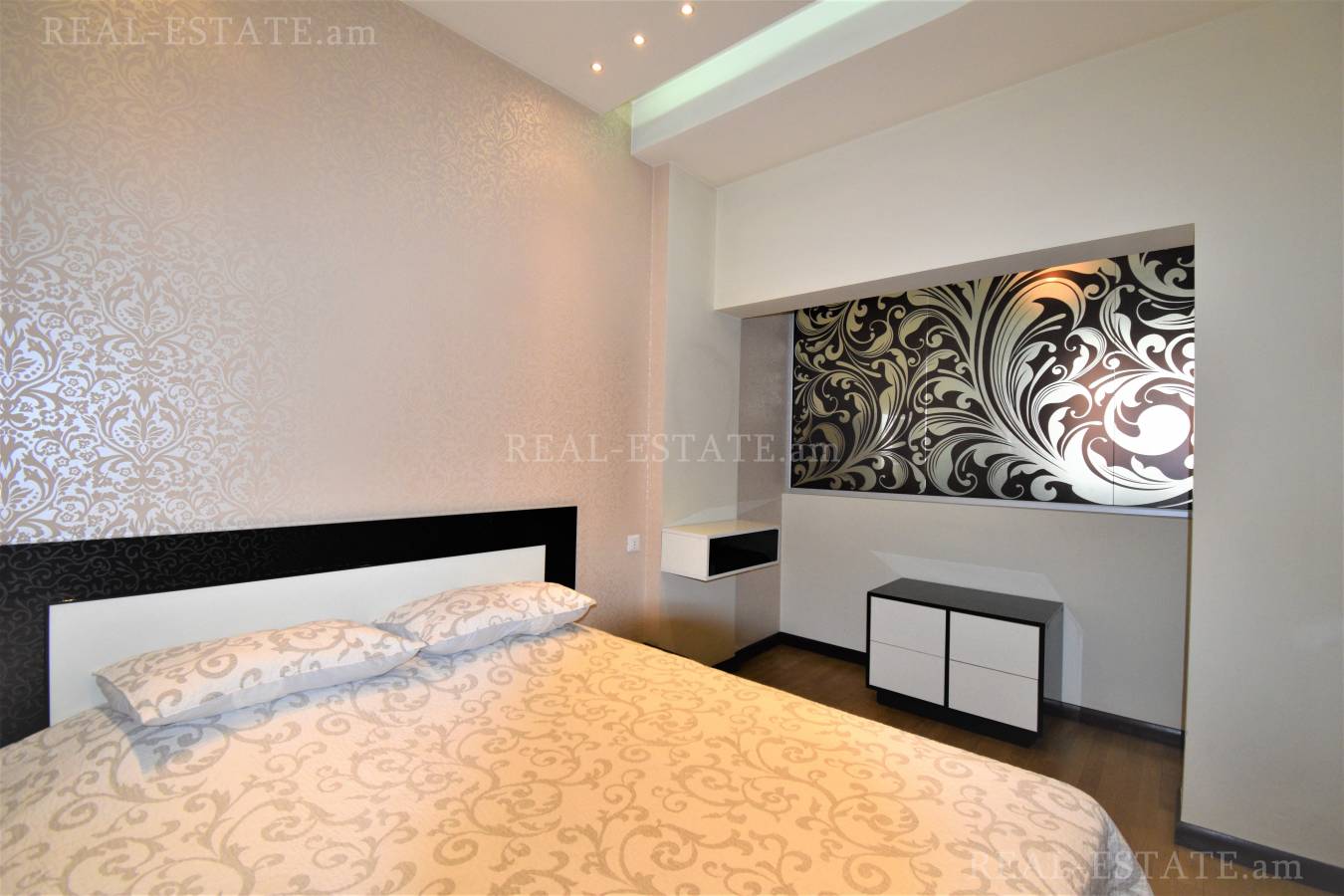 4 bedroom apartment for sale خیابان کِری, عربگیر ایروان, 118217