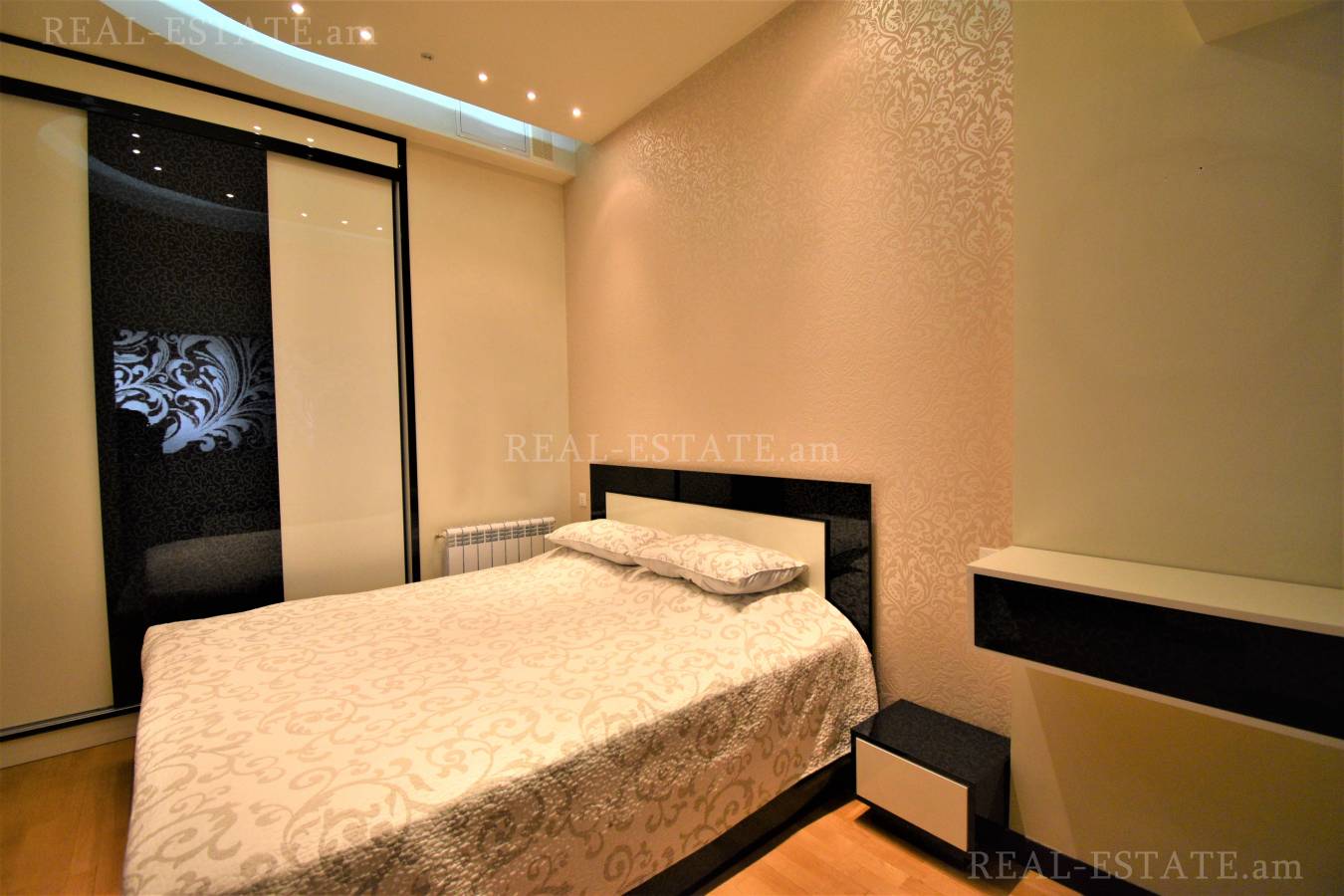 4 bedroom apartment for sale خیابان کِری, عربگیر ایروان, 118217