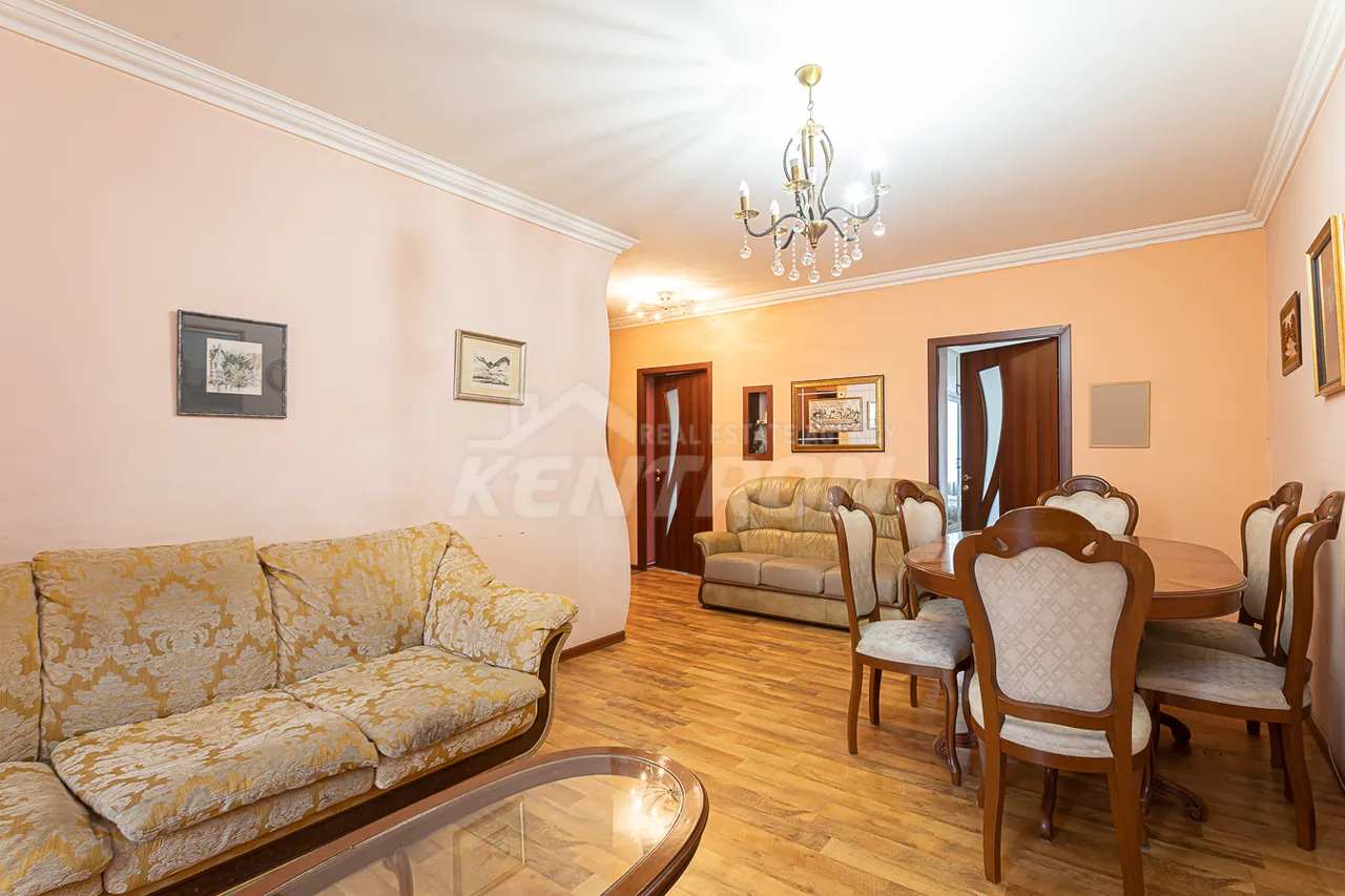 3 bedroom apartment for sale خیابان ابوویان, مرکز شهر ایروان, 157547