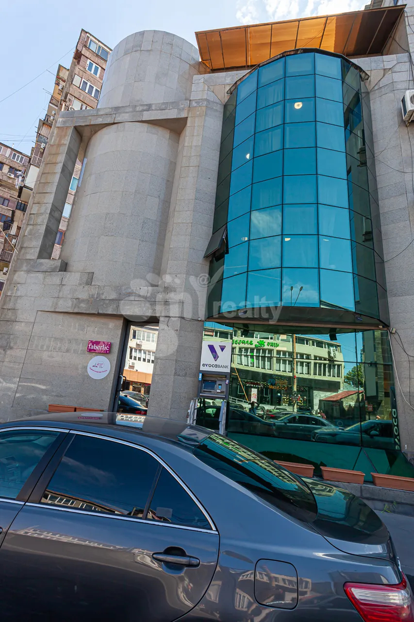 Կոմերցիոն տարածք  Ե. Քոչար փող, Կենտրոն Երևան, 161591