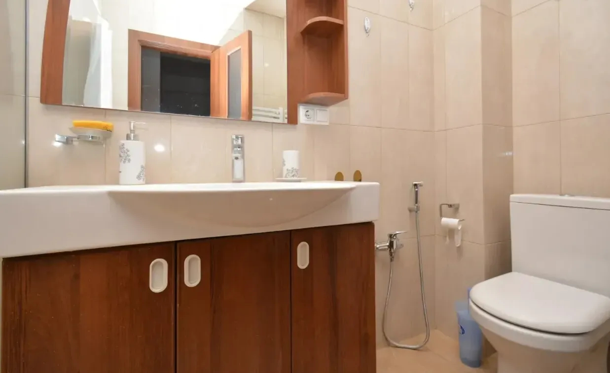 3 bedroom apartment for sale خیابان هامباردزومیان, عربگیر ایروان, 161889