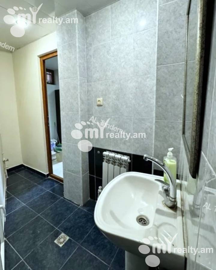 Commercial property for rent Khanjyan St, Center Yerevan, 153870