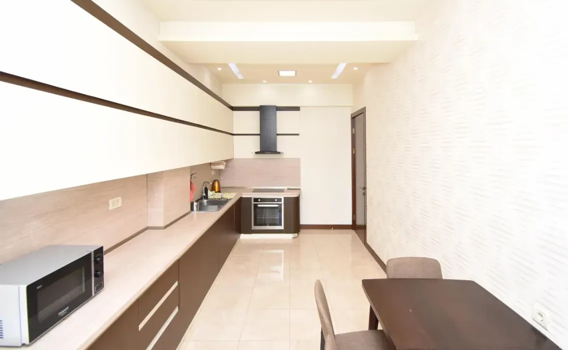 3 bedroom apartment for rent Buzand St, Center Yerevan, 157278