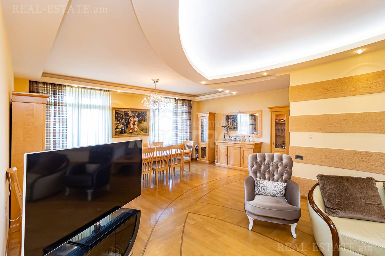 5 սենյականոց բնակարան  Տերյան փող, Կենտրոն Երևան, 139226