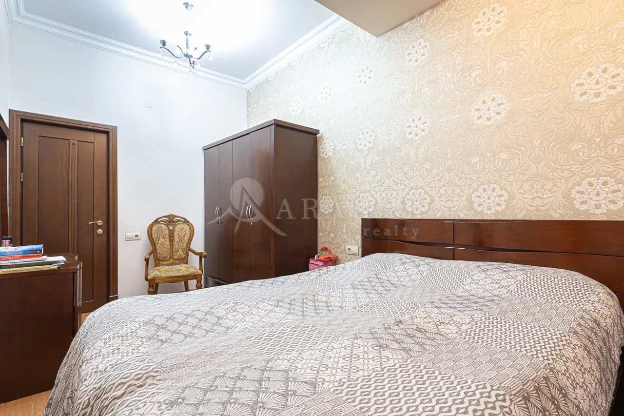 3 bedroom apartment for sale خیابان کومیتاس, عربگیر ایروان, 158242