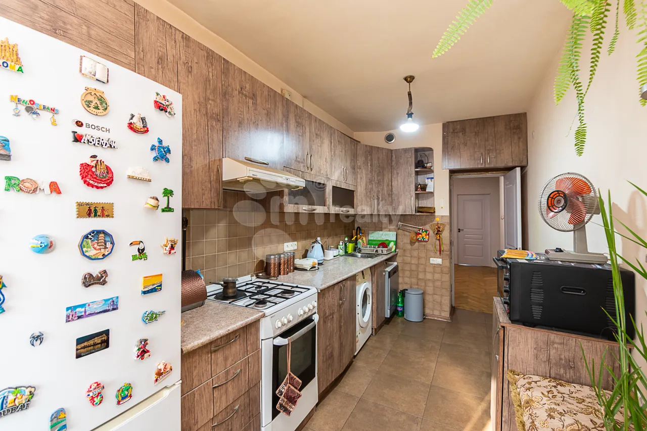 3 bedroom apartment for sale Orbeli Yeghbayrner   St, Arabkir Yerevan, 161210