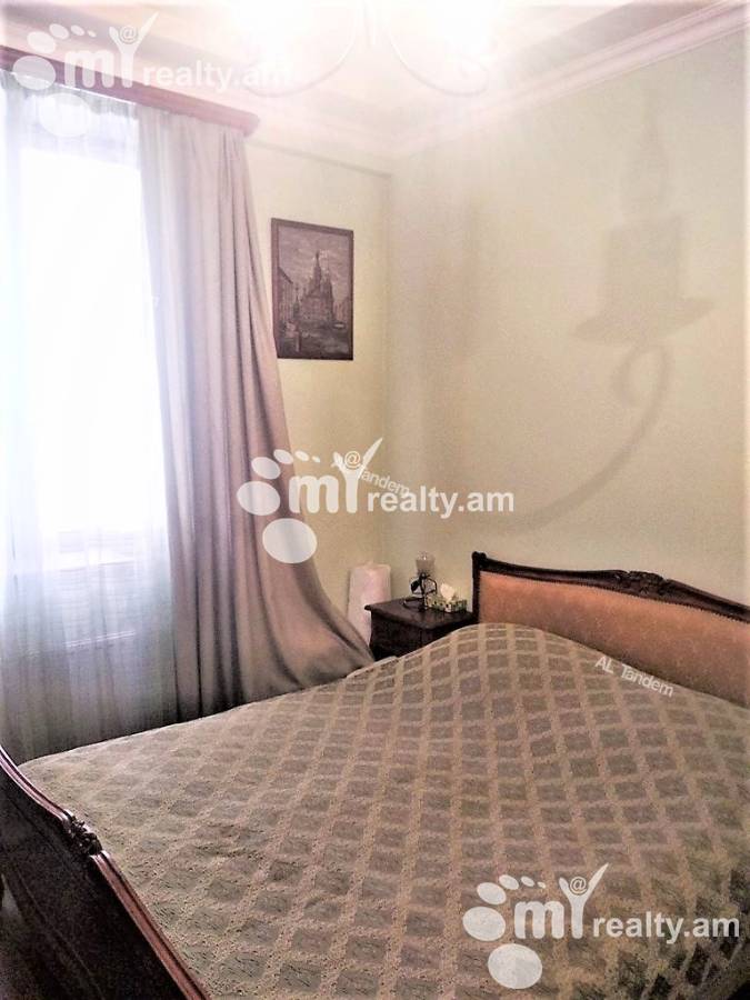 4 bedroom apartment for sale Aram St, Center Yerevan, 129127