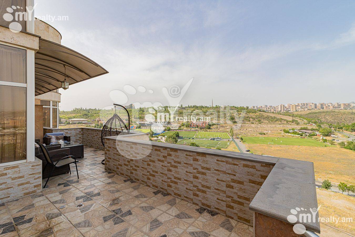 3 սենյականոց բնակարան  Ծիծեռնակաբերդի խճուղի, Կենտրոն Երևան, 135265