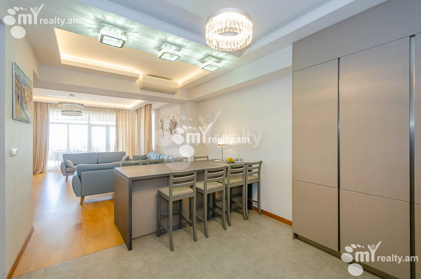 4 bedroom apartment for sale خیابان آنتارایین, مرکز شهر ایروان, 151536