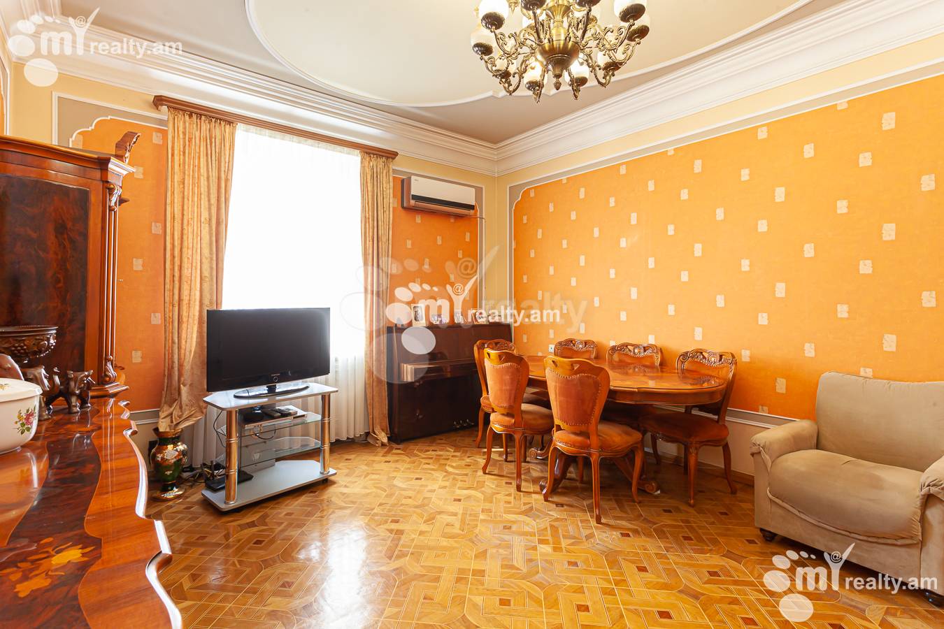 3 bedroom apartment for sale Isahakyan St, Center Yerevan, 154660