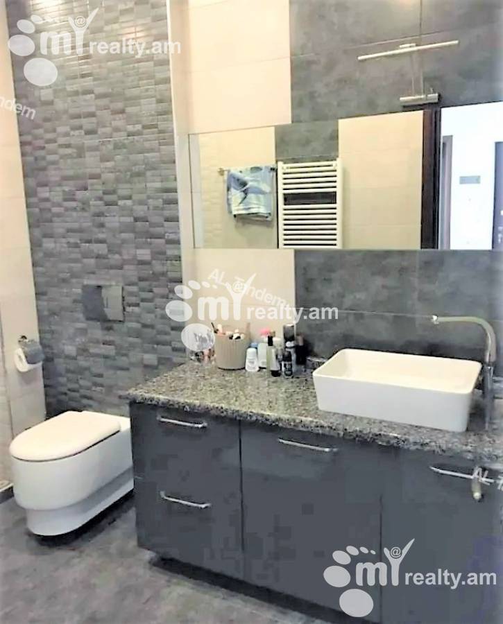 Купить 3 комнатную квартиру Антараин ул, Центр Ереван, 136480