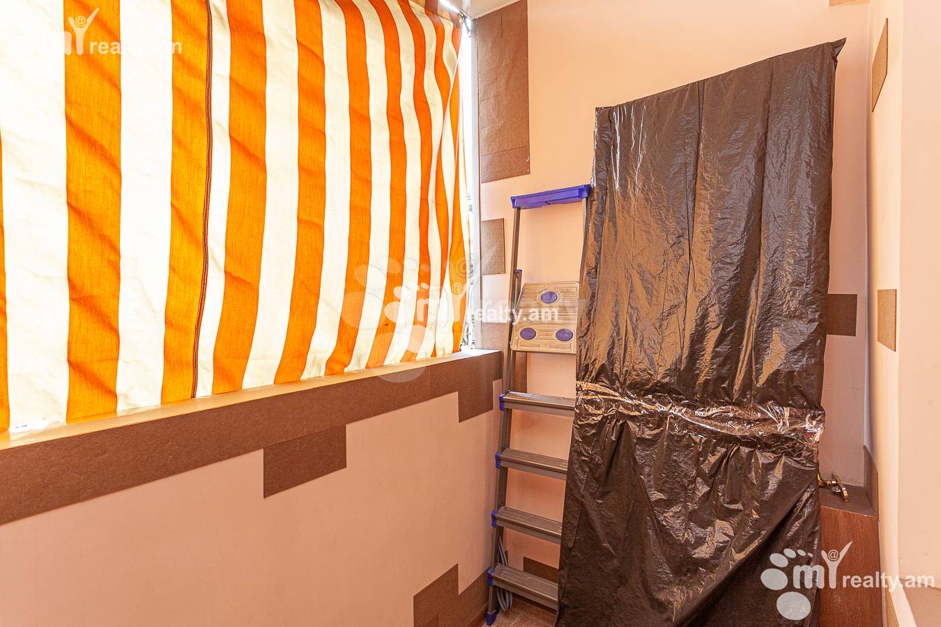 Купить 3 комнатную квартиру Е. Кочар ул, Центр Ереван, 145304