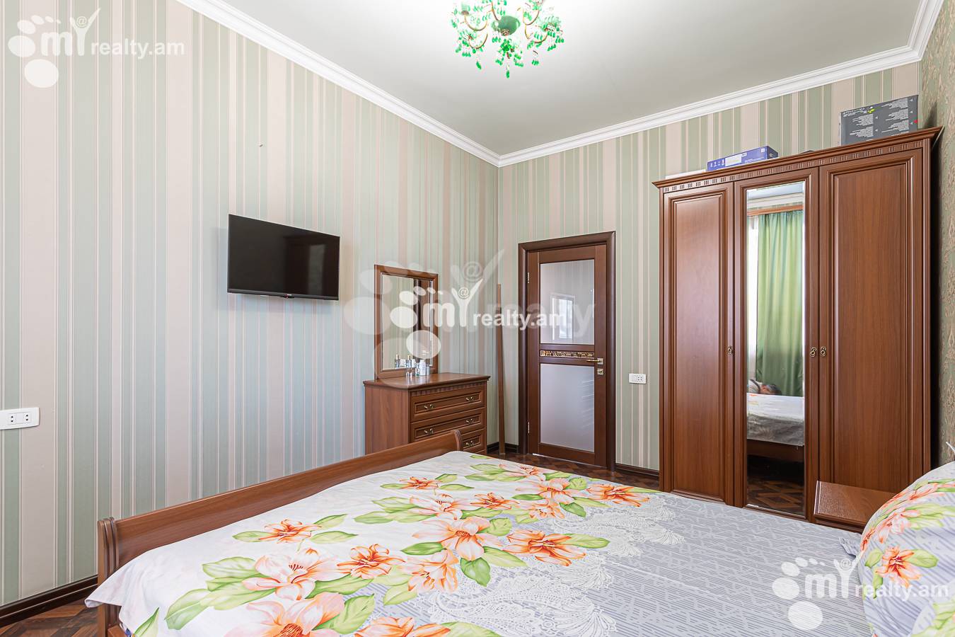 3 bedroom apartment for rent Amiryan St, Center Yerevan, 156928