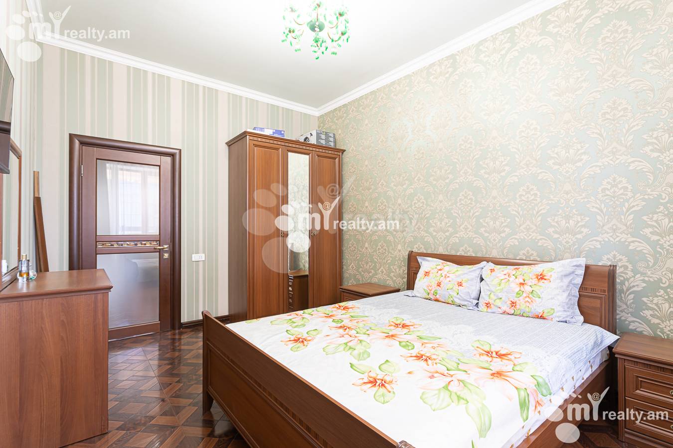 3 bedroom apartment for rent Amiryan St, Center Yerevan, 156928
