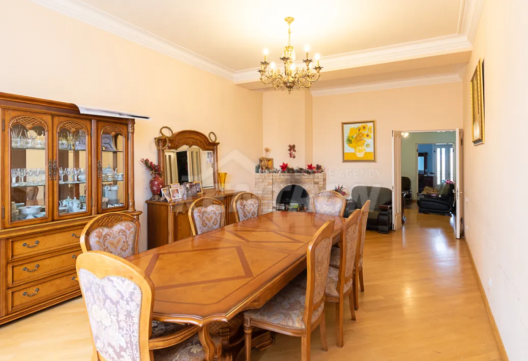 5 bedroom apartment for sale Zakyan St, Center Yerevan, 161876