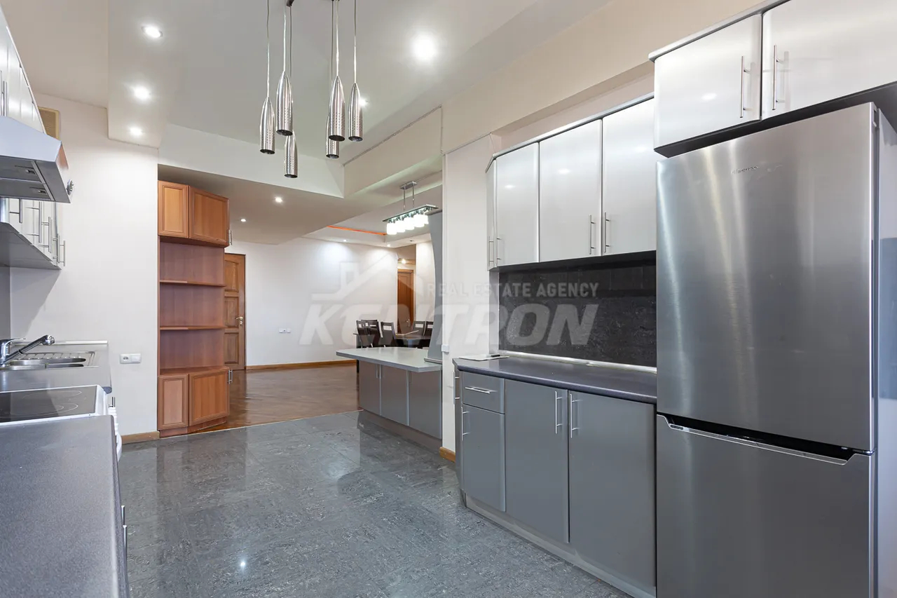 3 bedroom apartment for sale (خیابان نورترن (شمالی, مرکز شهر ایروان, 159096