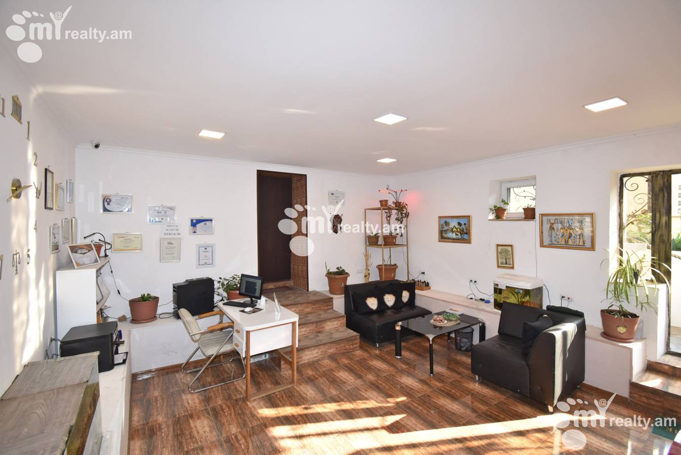 Commercial for sale خیابان هالابیان, آچاپنیاک ایروان, 155116