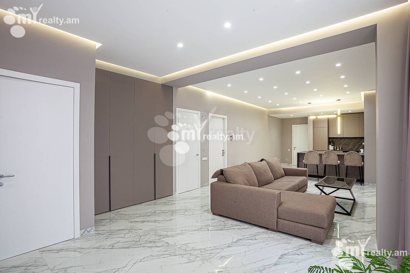 3 bedroom apartment for rent خیابان امیریان, مرکز شهر ایروان, 151296